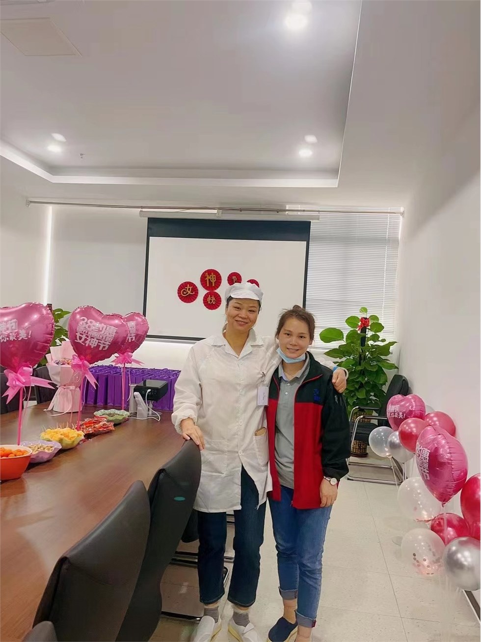 芳菲三月天，情暖女神节