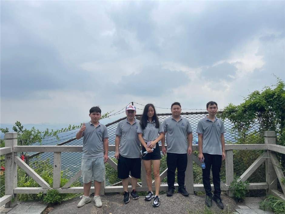 凝心聚力攀高峰，携手同行向未来 ——2022 年公司全体员工凤凰山登山活动圆满举行