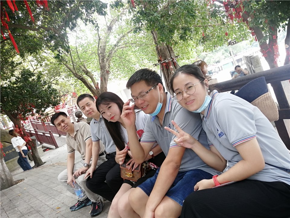 凝心聚力攀高峰，携手同行向未来 ——2022 年公司全体员工凤凰山登山活动圆满举行